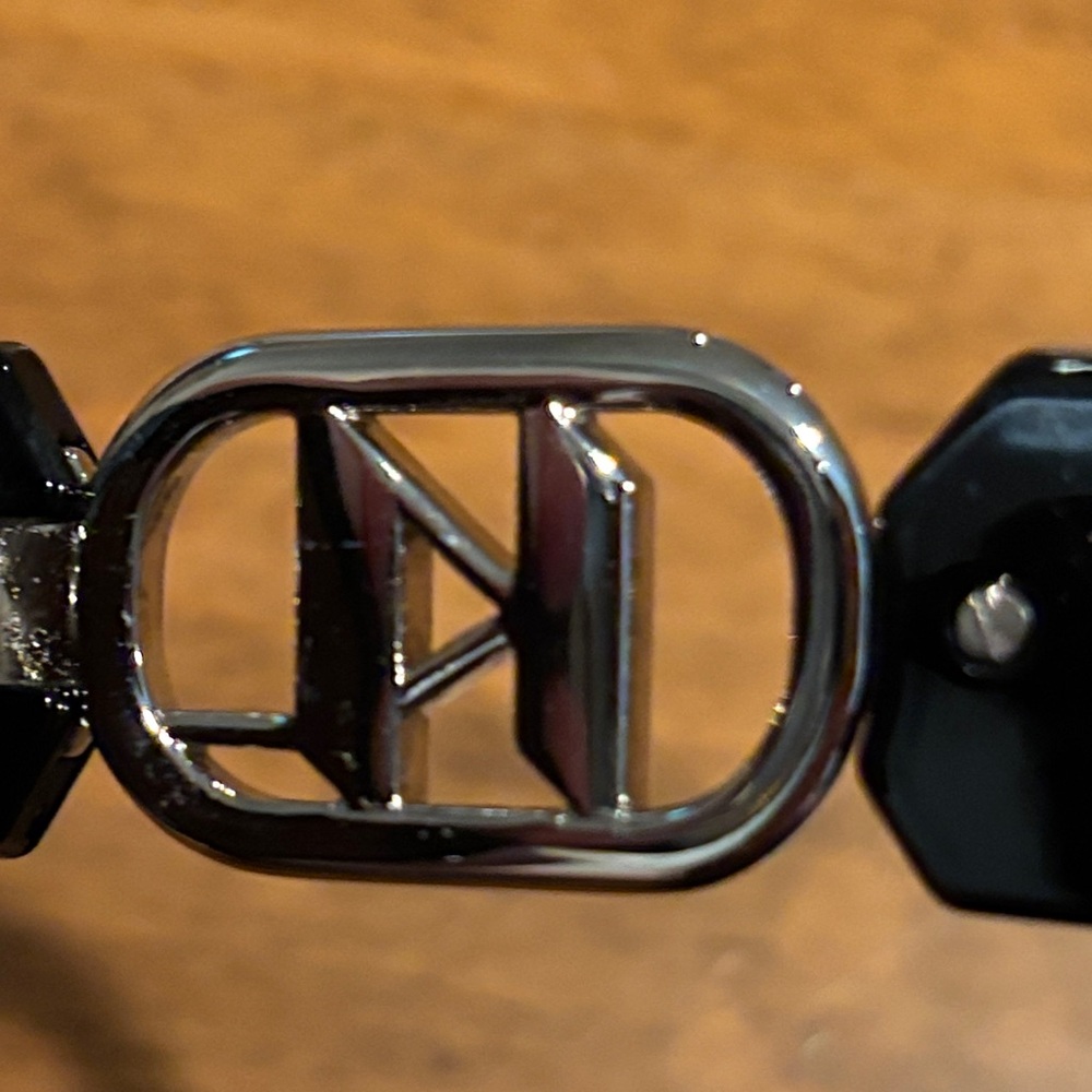 New in case Karl Lagerfeld Black Sunglasses - Picture 6 of 6
